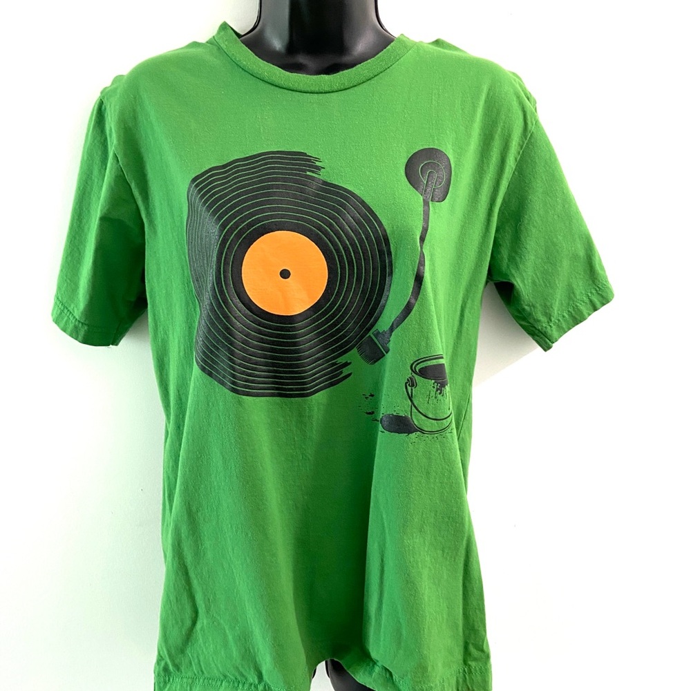 VINYL RECORD MUSIC LOVER GRAPHIC TEE